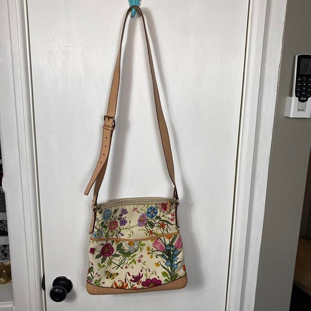 Gucci Perforated Flora Messenger Crossbody Bag w/ COA – White Canvas Floral - Picture 3 of 12